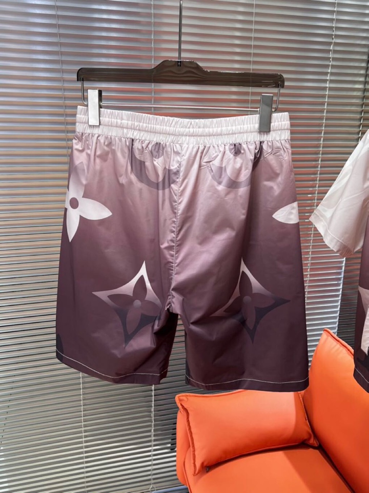 Louis Vuitton 路易威登 Lv 驴牌新款男士数码印花连帽套装，考究的剪裁是品牌工坊精湛工艺的