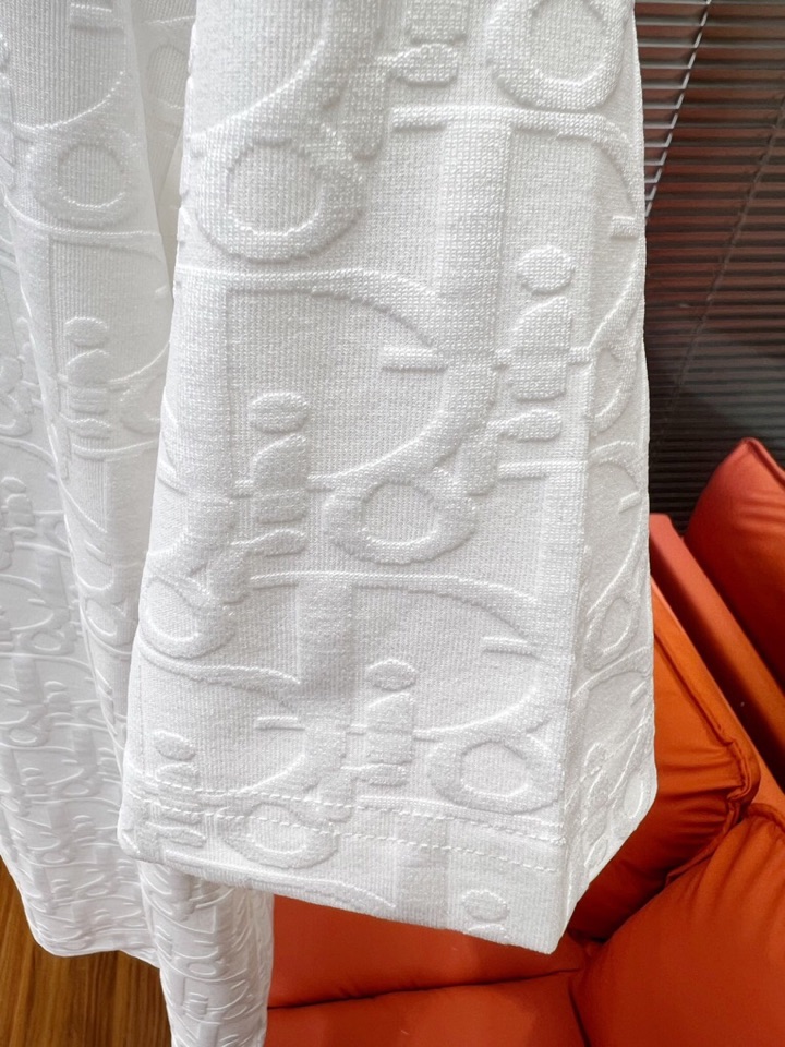 Dior 迪奥满印提花短袖圆领套装，采用80支双股100%精梳长绒棉，双龙头大提花机，非常非常立体的提花