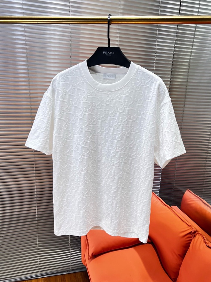 Dior 迪奥满印提花短袖圆领套装，采用80支双股100%精梳长绒棉，双龙头大提花机，非常非常立体的提花