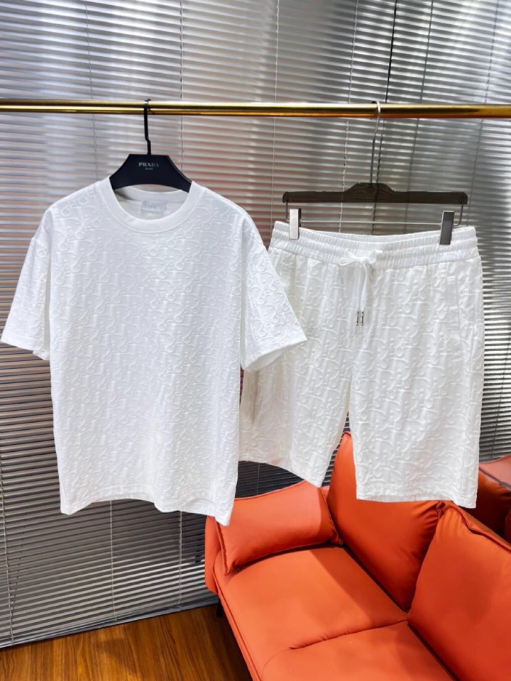 Dior 迪奥满印提花短袖圆领套装，采用80支双股100%精梳长绒棉，双龙头大提花机，非常非常立体的提花