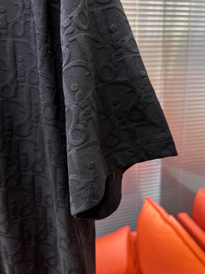 Dior 迪奥满印提花短袖圆领套装，采用80支双股100%精梳长绒棉，双龙头大提花机，非常非常立体的提花