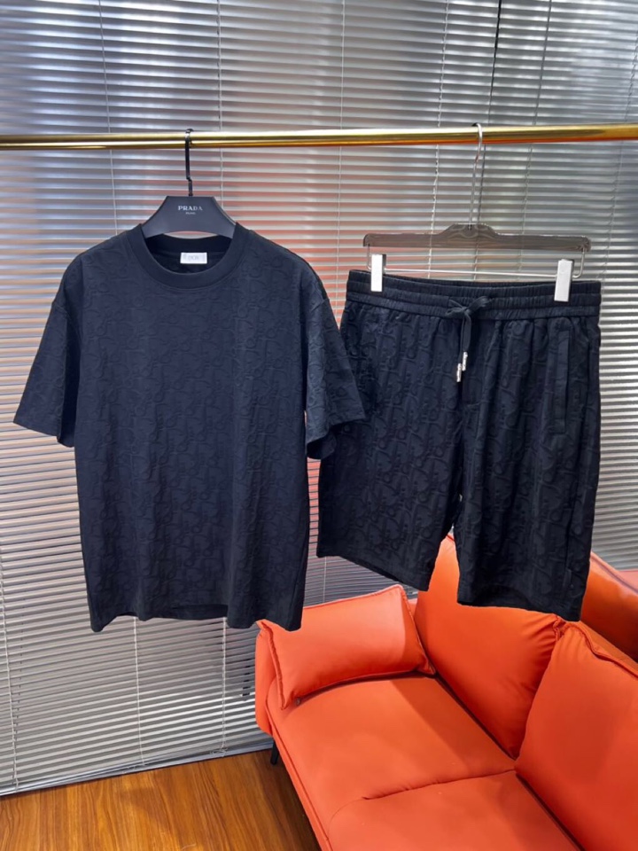 Dior 迪奥满印提花短袖圆领套装，采用80支双股100%精梳长绒棉，双龙头大提花机，非常非常立体的提花