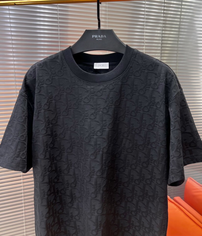 Dior 迪奥满印提花短袖圆领套装，采用80支双股100%精梳长绒棉，双龙头大提花机，非常非常立体的提花
