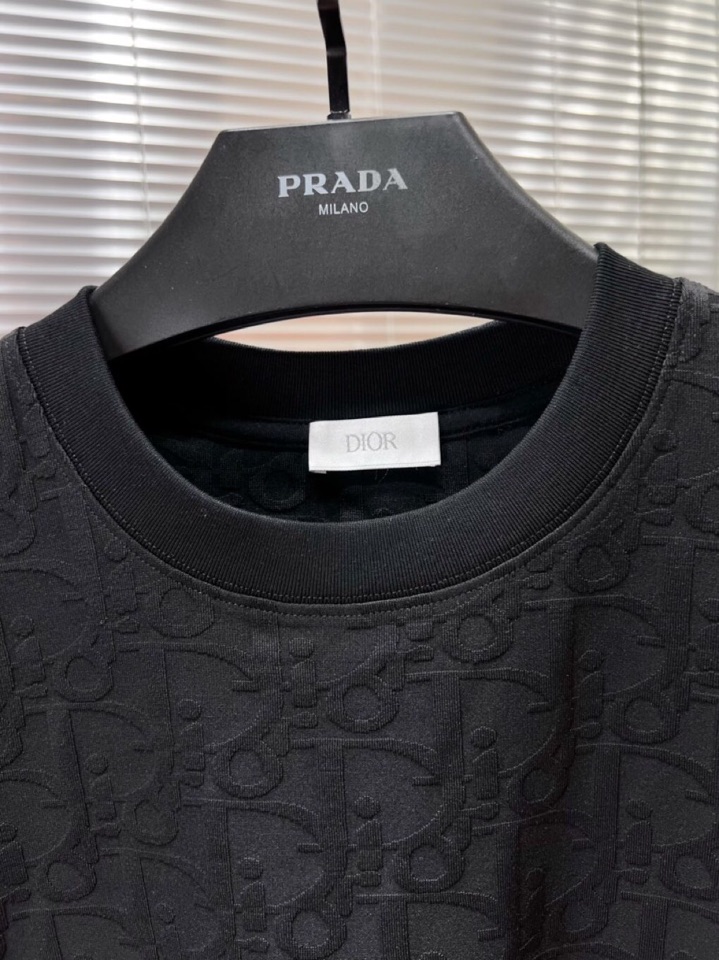 Dior 迪奥满印提花短袖圆领套装，采用80支双股100%精梳长绒棉，双龙头大提花机，非常非常立体的提花