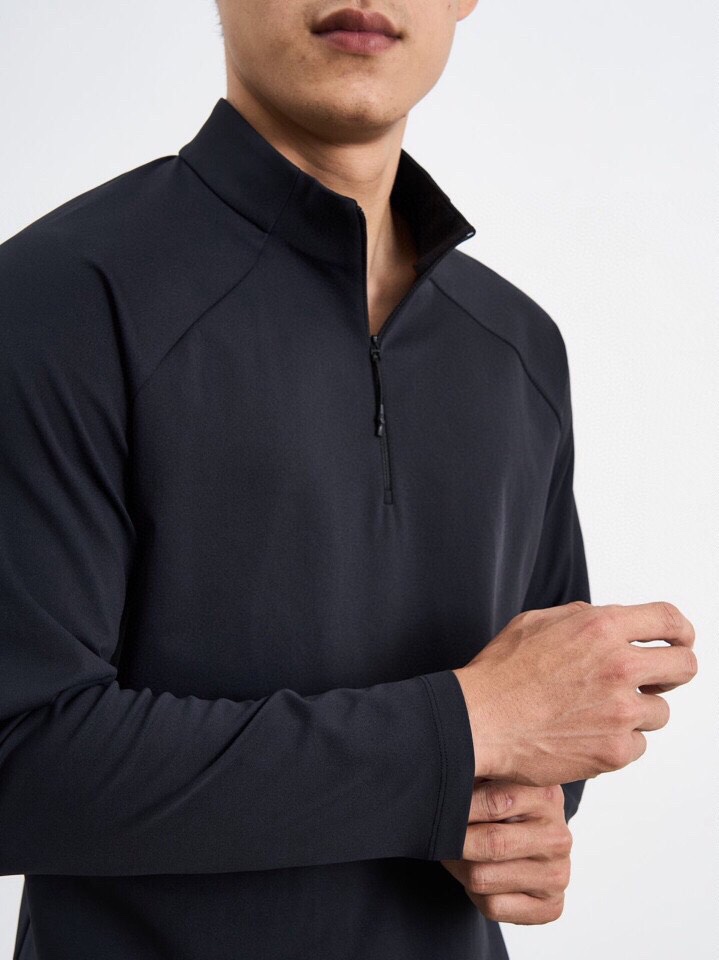 descente 迪桑特2025秋冬DUALIS系列是功能性能与科技融合的核心技术，吸湿排汗，专为极寒环