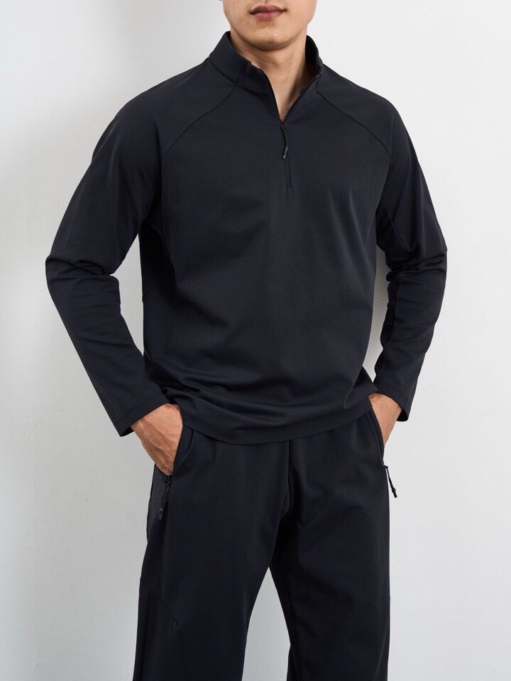 descente 迪桑特2025秋冬DUALIS系列是功能性能与科技融合的核心技术，吸湿排汗，专为极寒环