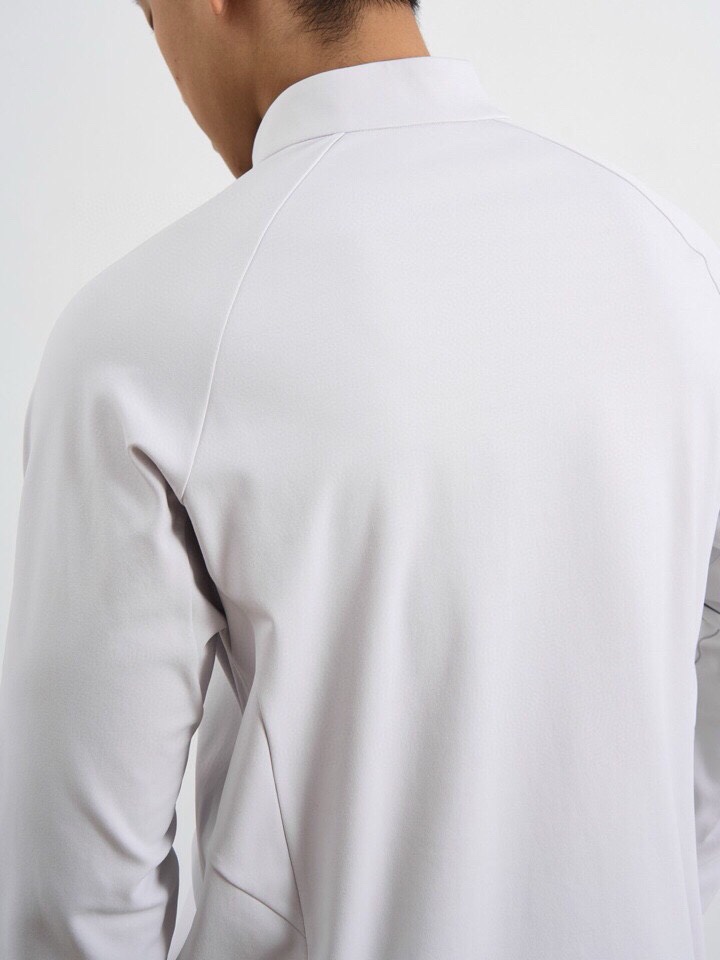 descente 迪桑特2025秋冬DUALIS系列是功能性能与科技融合的核心技术，吸湿排汗，专为极寒环