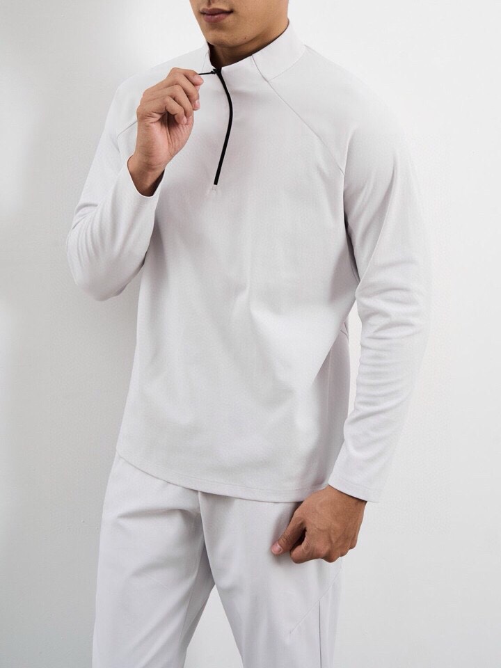 descente 迪桑特2025秋冬DUALIS系列是功能性能与科技融合的核心技术，吸湿排汗，专为极寒环