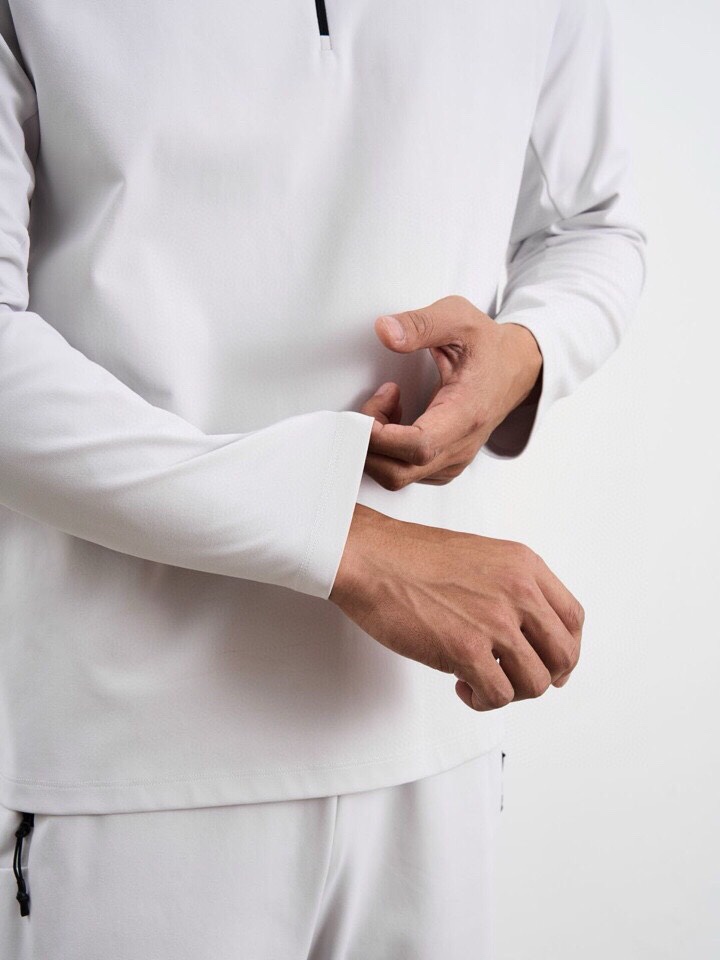 descente 迪桑特2025秋冬DUALIS系列是功能性能与科技融合的核心技术，吸湿排汗，专为极寒环