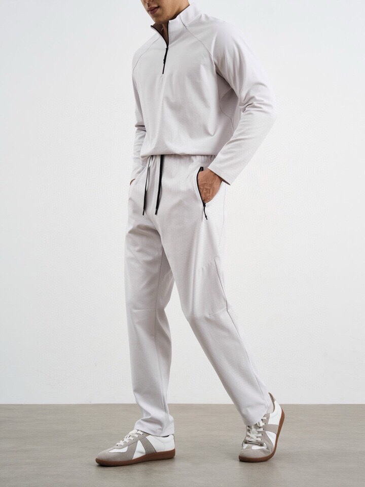 descente 迪桑特2025秋冬DUALIS系列是功能性能与科技融合的核心技术，吸湿排汗，专为极寒环