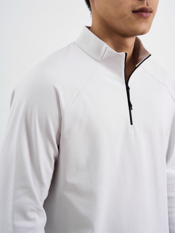 descente 迪桑特2025秋冬DUALIS系列是功能性能与科技融合的核心技术，吸湿排汗，专为极寒环