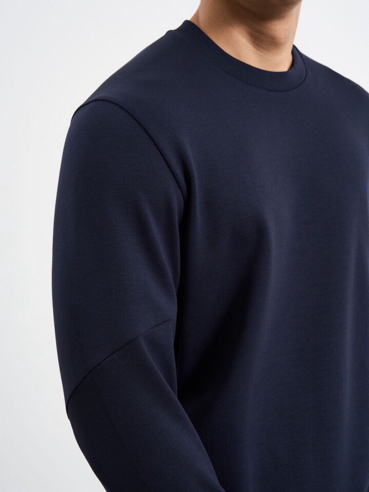 descente 迪桑特2025秋冬Essential系列。350克重，派克空气棉材质。采用lulule