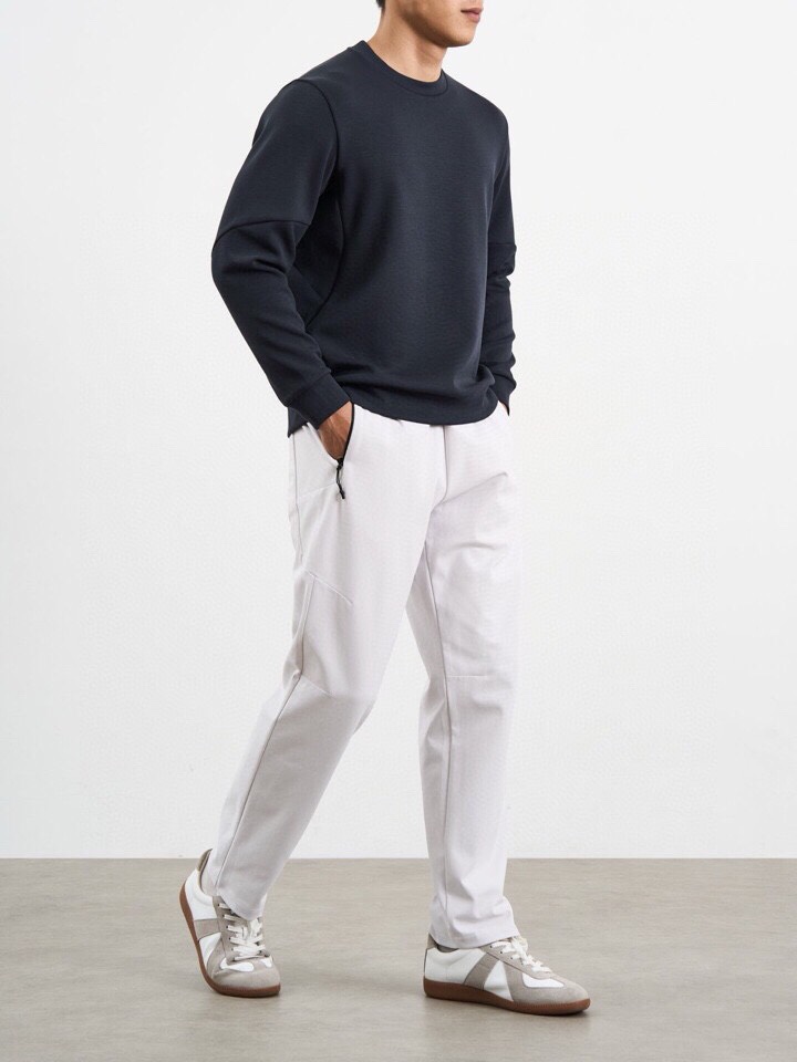 descente 迪桑特2025秋冬Essential系列。350克重，派克空气棉材质。采用lulule