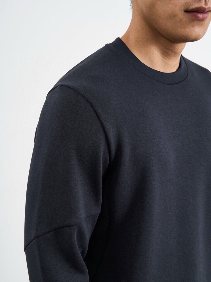 descente 迪桑特2025秋冬Essential系列。350克重，派克空气棉材质。采用lulule