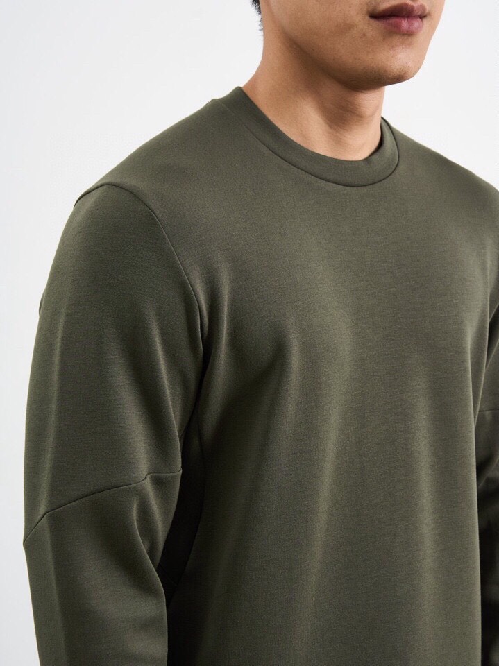 descente 迪桑特2025秋冬Essential系列。350克重，派克空气棉材质。采用lulule