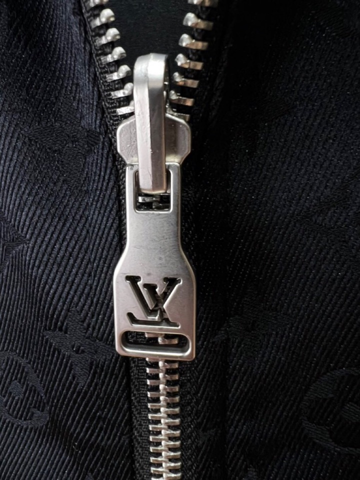 Louis Vuitton 路易威登 LV 驴牌新款原单双面穿夹克外套 ，一面老花一面纯色✨渠道特供 高