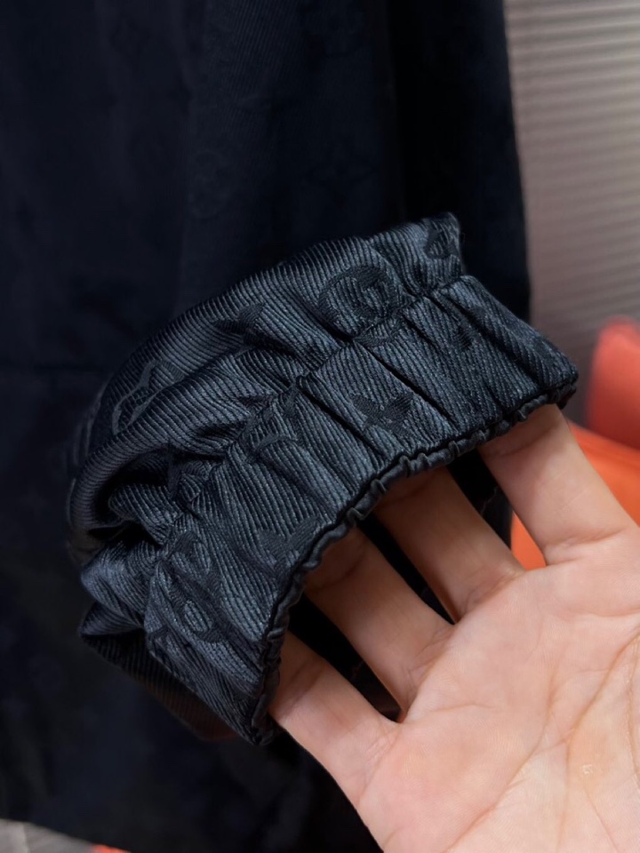 Louis Vuitton 路易威登 LV 驴牌新款原单双面穿夹克外套 ，一面老花一面纯色✨渠道特供 高