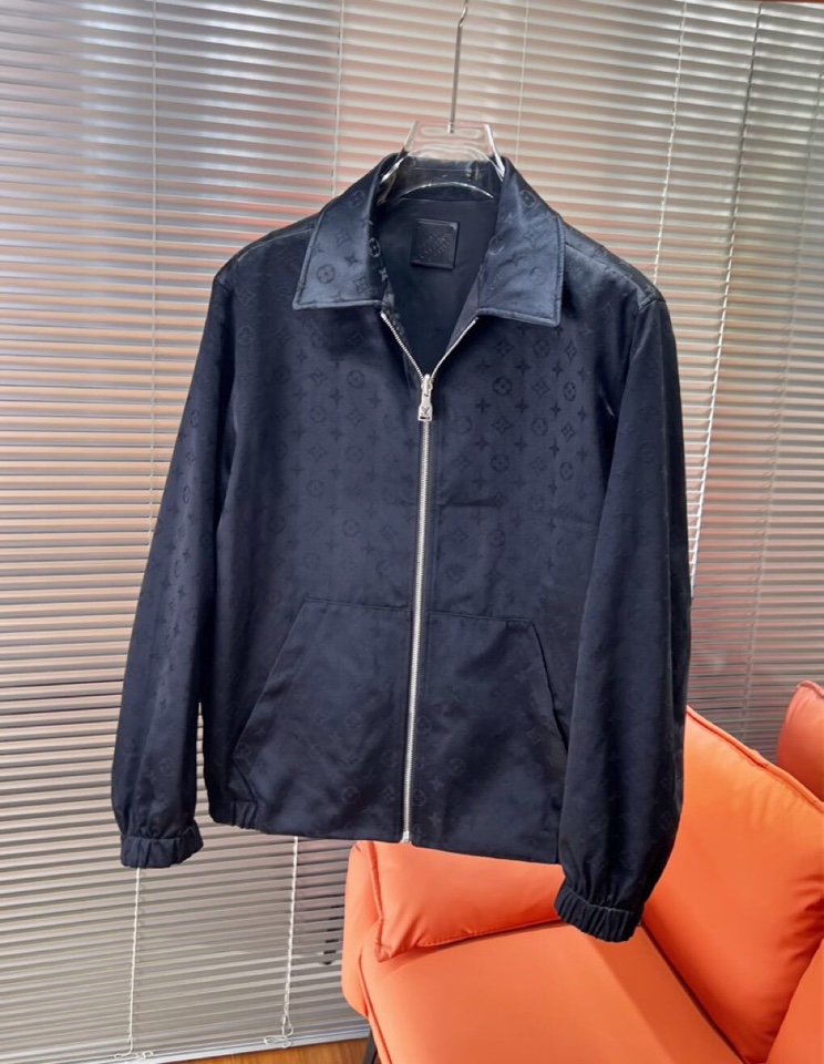 Louis Vuitton 路易威登 LV 驴牌新款原单双面穿夹克外套 ，一面老花一面纯色✨渠道特供 高