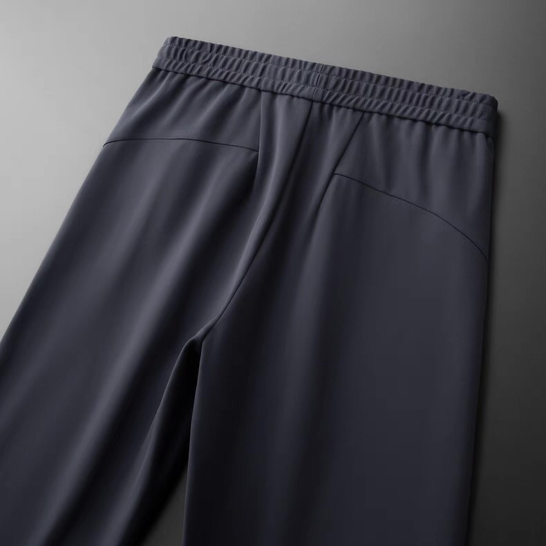 (Arcteryx）始祖鸟简约时尚休闲裤👖身穿着非常舒适 低调不失奢华 穿出去非常有档次,裤型款式和裁剪