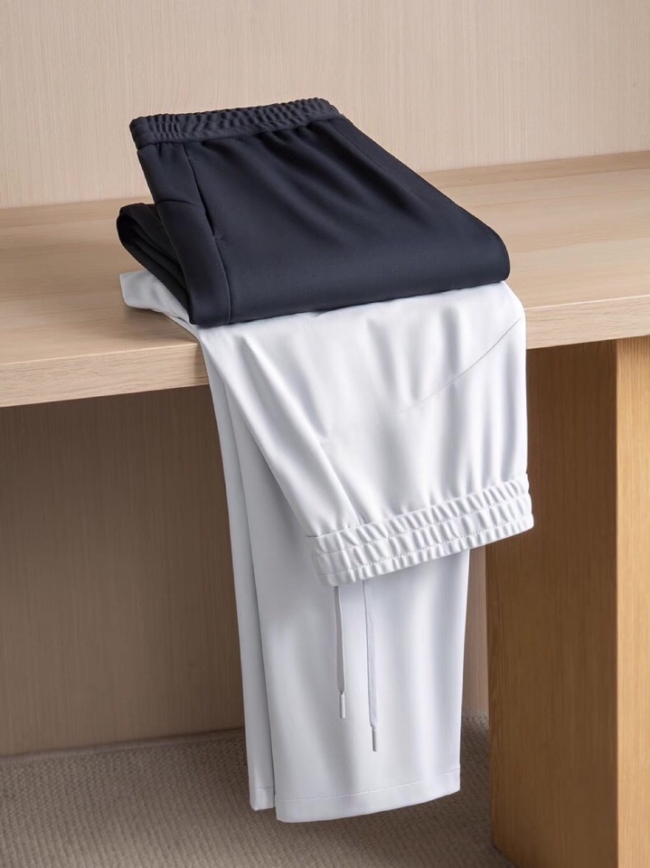 (Arcteryx）始祖鸟简约时尚休闲裤👖身穿着非常舒适 低调不失奢华 穿出去非常有档次,裤型款式和裁剪