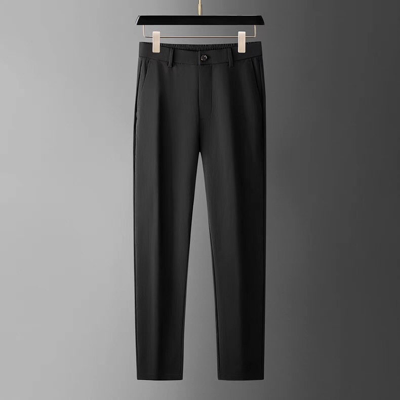 Armani 阿玛尼简约时尚新款休闲裤身穿着非常舒适 低调不失奢华 穿出去非常有档次,裤型款式和裁剪亦无