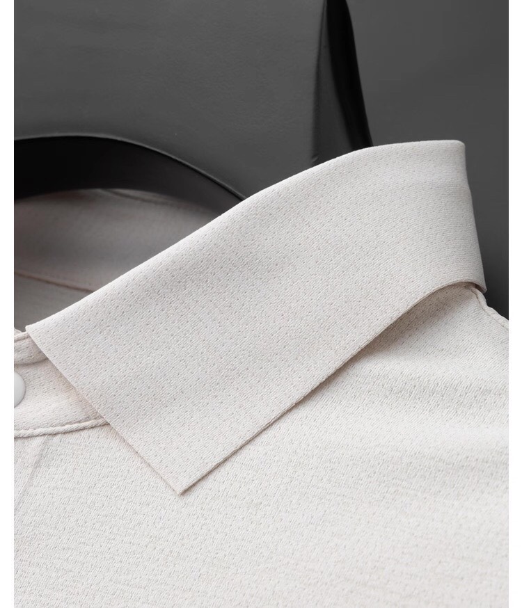 Descente迪桑特GOLF同款系列翻领长袖T恤，180克重杜邦索罗娜棉感材质，进口户外面料。以针织的