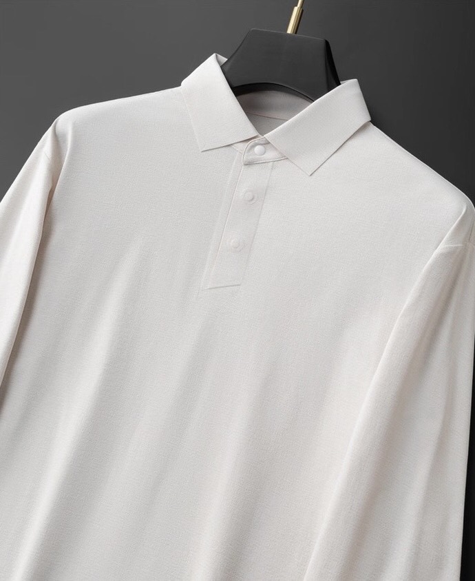 Descente迪桑特GOLF同款系列翻领长袖T恤，180克重杜邦索罗娜棉感材质，进口户外面料。以针织的