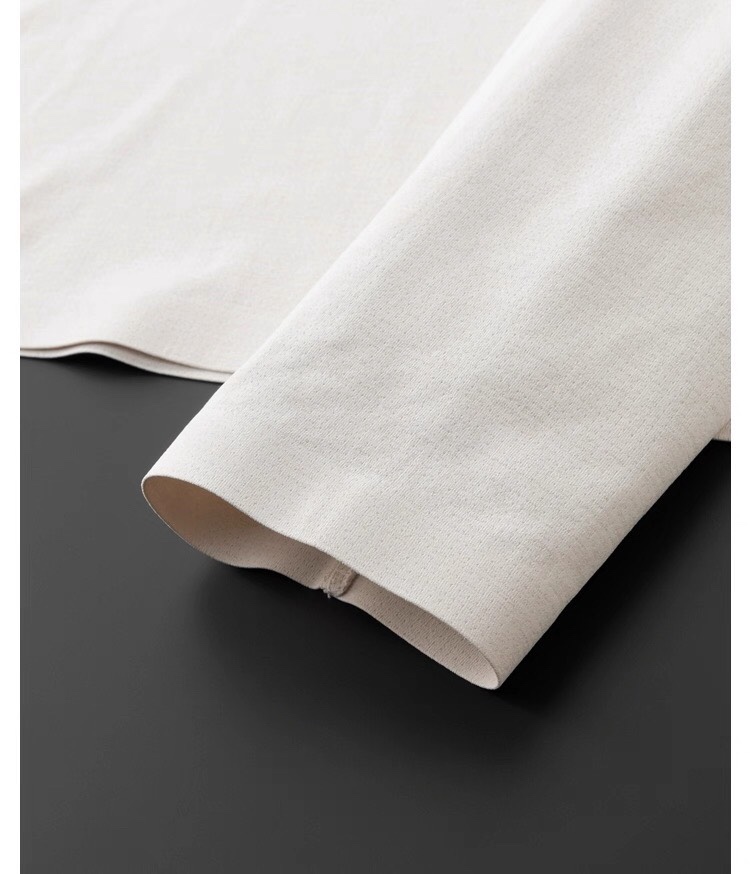 Descente迪桑特GOLF同款系列翻领长袖T恤，180克重杜邦索罗娜棉感材质，进口户外面料。以针织的