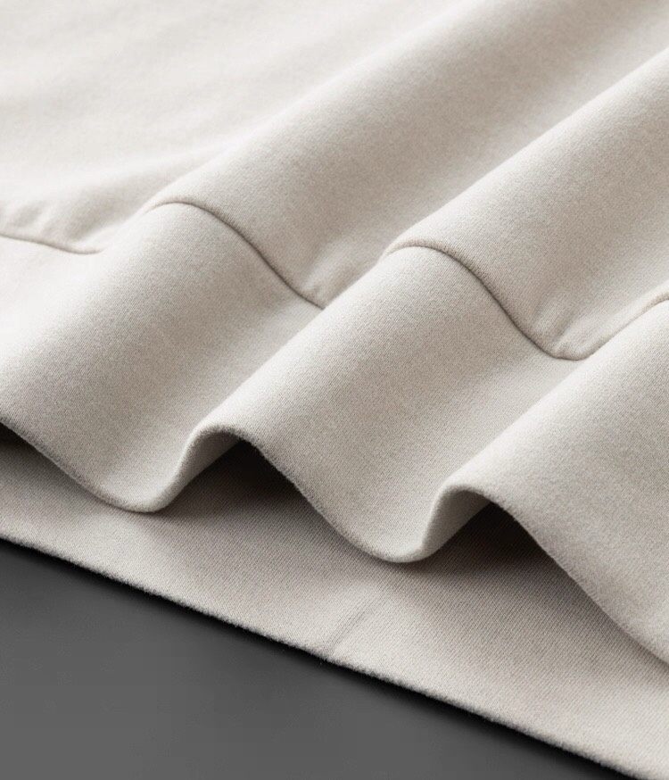 Armani 阿玛尼25秋冬圆领卫衣 极简平纹针织半高圆领套头，极简风格圆领设计，平纹螺纹针织面料，插肩