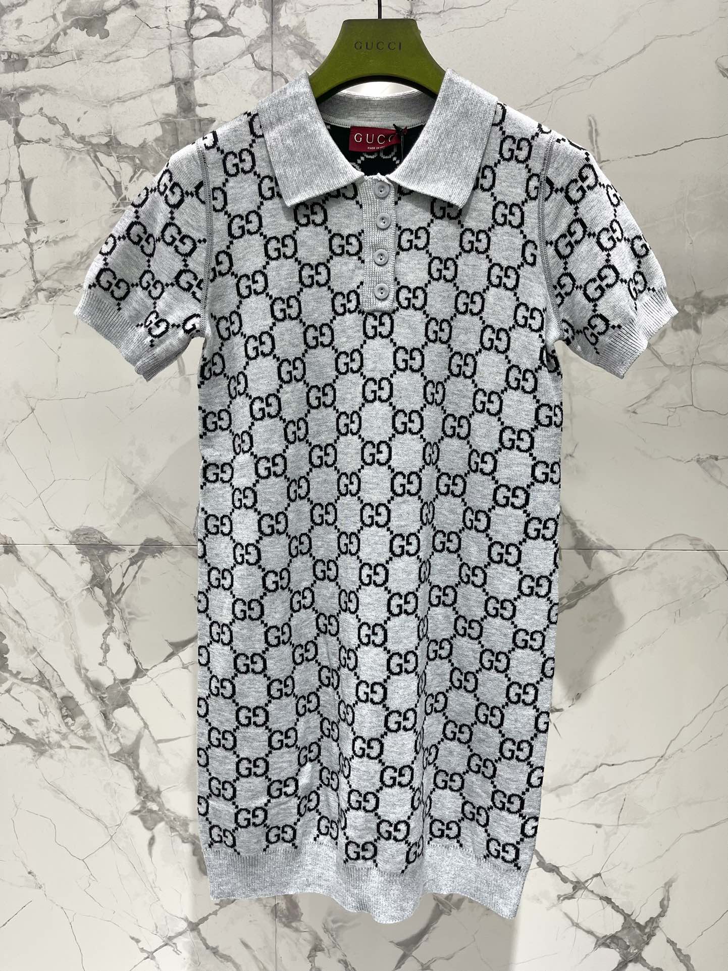 𝗚𝗨𝗖𝗖*古驰羊毛提花Polo衫式连衣裙短袖Polo衫式的领口，带着一股休闲又优雅的气质，既不会过于正式