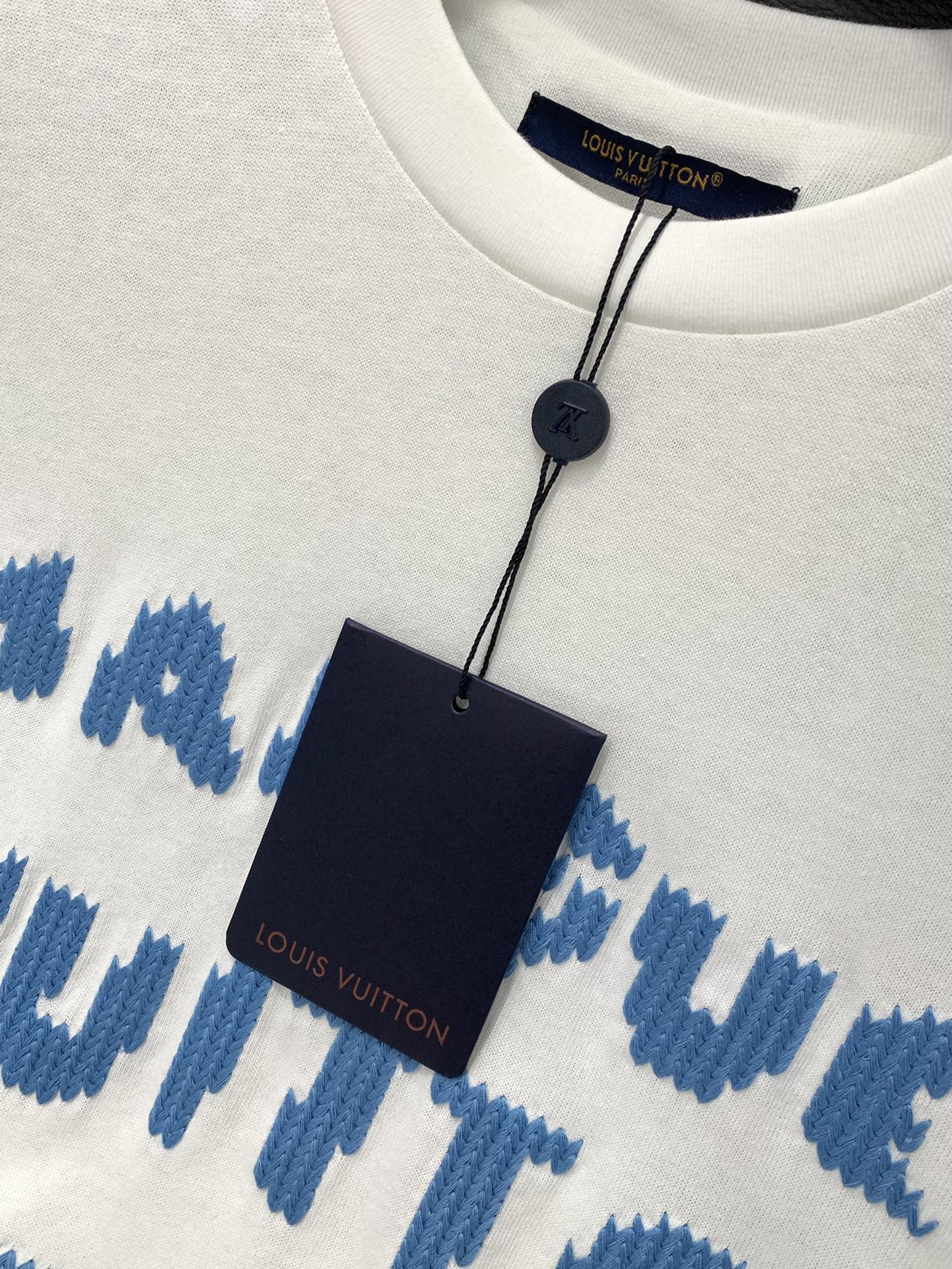 ，LouisVuitton 路易威登，2025夏季最新款，专柜同步有售，原单狠货，时尚休闲圆领短袖T恤，