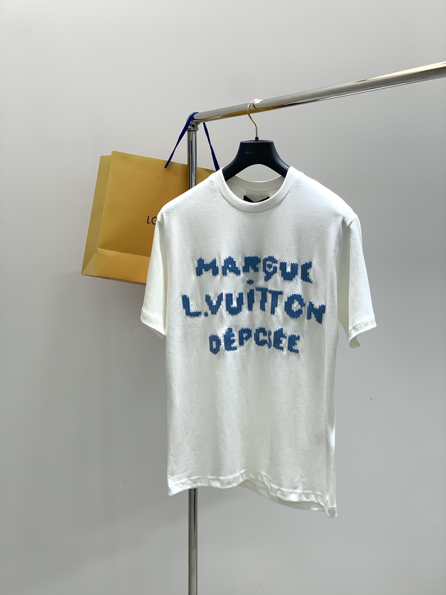 ，LouisVuitton 路易威登，2025夏季最新款，专柜同步有售，原单狠货，时尚休闲圆领短袖T恤，