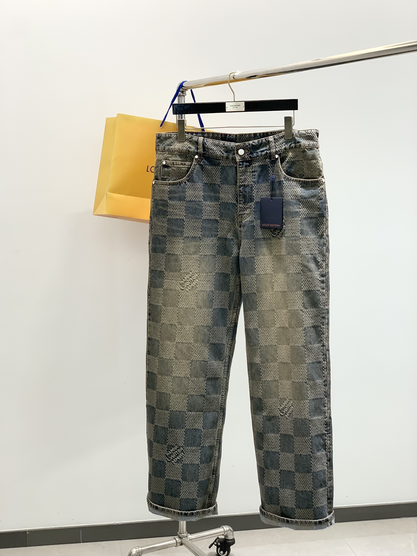 ，LouisVuitton 路易威登，2025秋季最新款，专柜同步有售，原单狠货，时尚休闲水洗牛仔裤，上