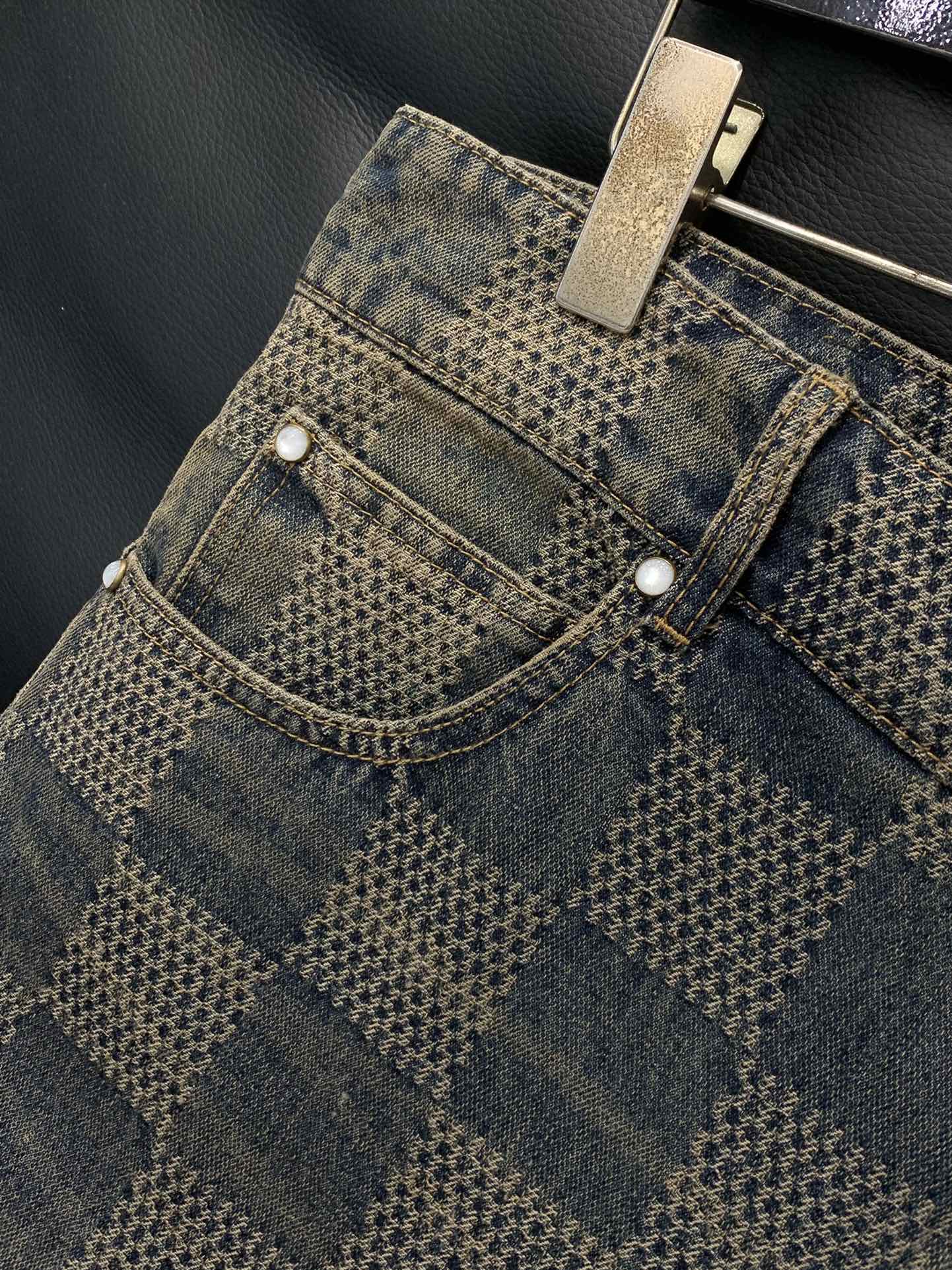 ，LouisVuitton 路易威登，2025秋季最新款，专柜同步有售，原单狠货，时尚休闲水洗牛仔裤，上