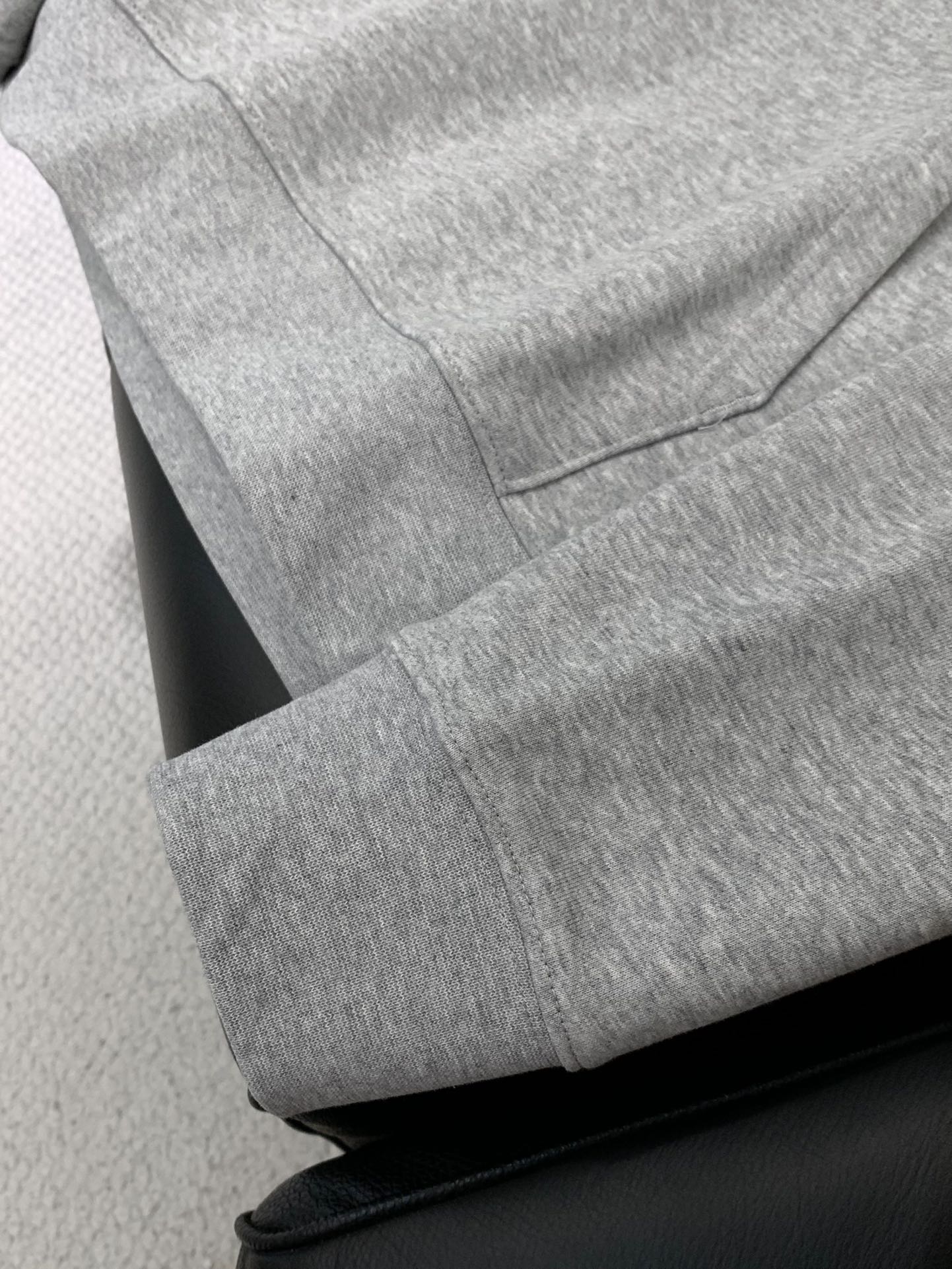 ，Celine 瑟琳，2025秋季新品，专柜同步有售，原单狠货，时尚休闲连帽卫衣，采用进口原版面料，顶级