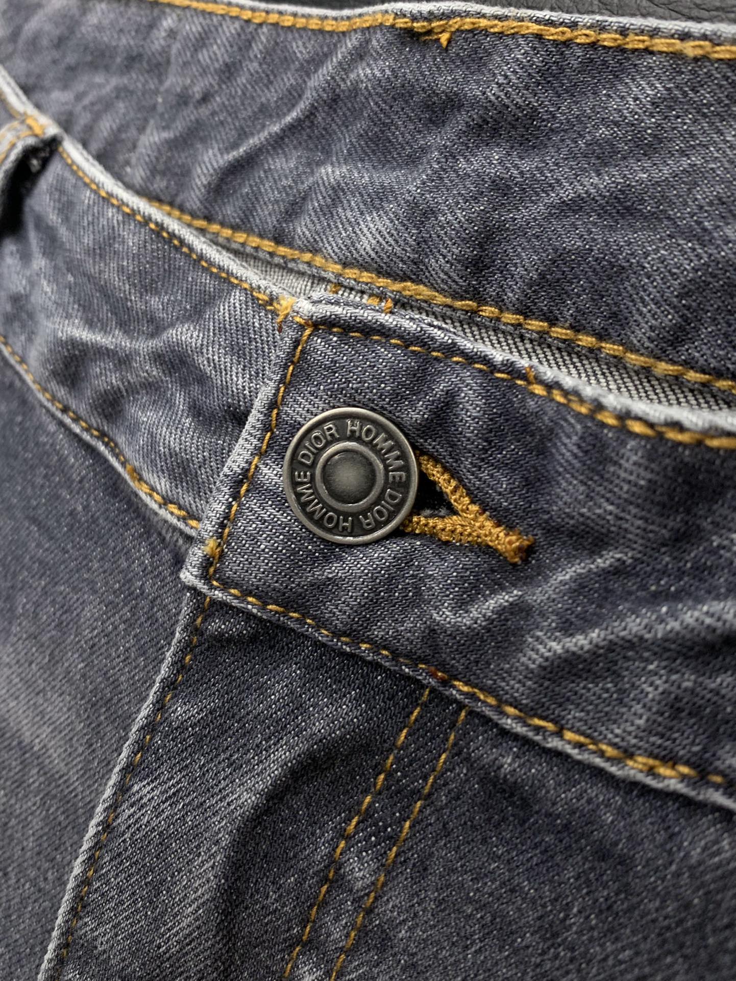 ，Dior 迪奥，2025秋季新品，官网专柜同步有售，原单狠货，时尚休闲水洗牛仔裤，超级有范儿的一款牛仔