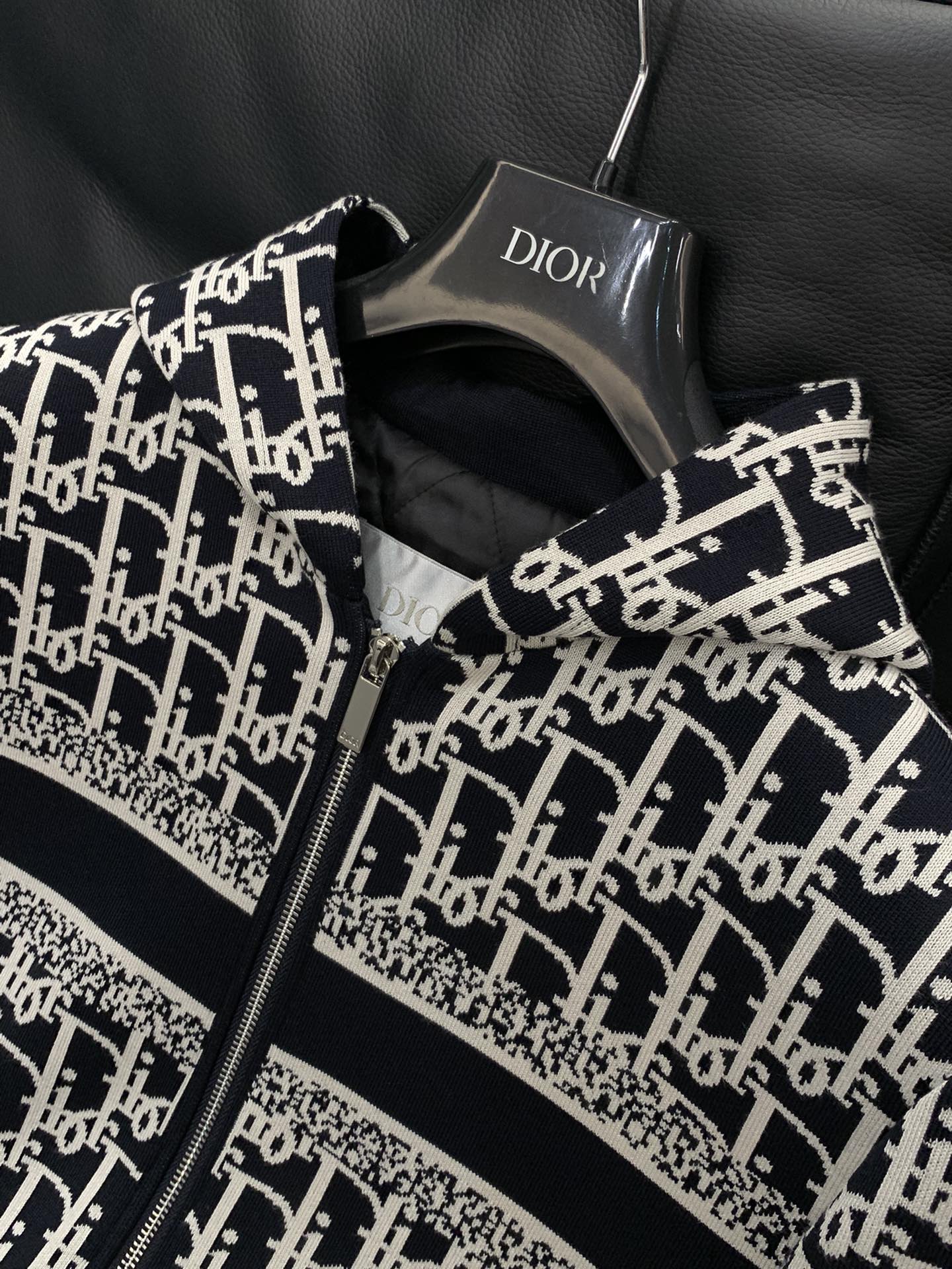 ，Dior 迪奥， 2025秋冬新品，专柜同步有售，简约时尚休闲➕薄棉针织连帽外套，原版进口面料，舒适透