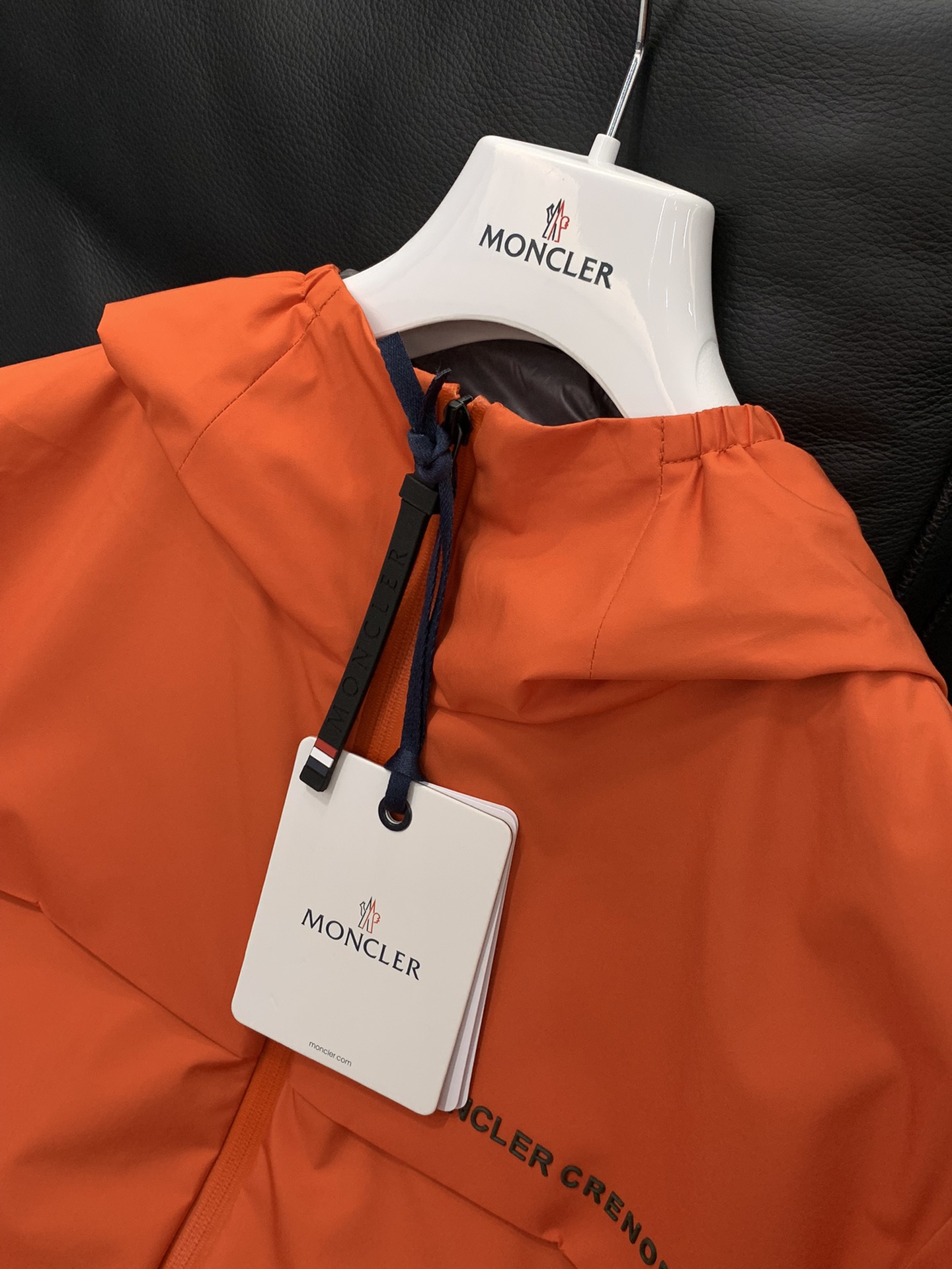 ，Moncler 蒙口，2025秋季最新品，专柜同步有售，原单狠货，时尚休闲连帽外套，上身舒适！吸睛而有