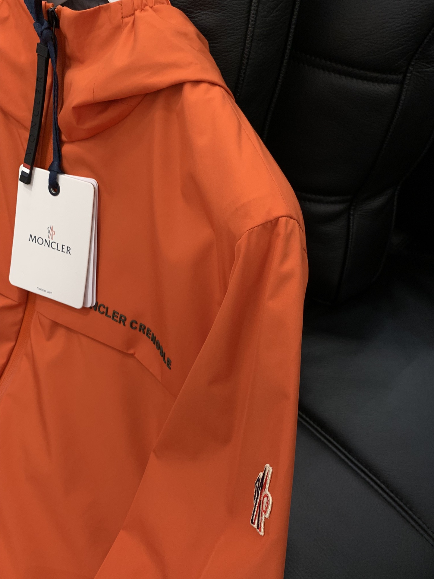 ，Moncler 蒙口，2025秋季最新品，专柜同步有售，原单狠货，时尚休闲连帽外套，上身舒适！吸睛而有