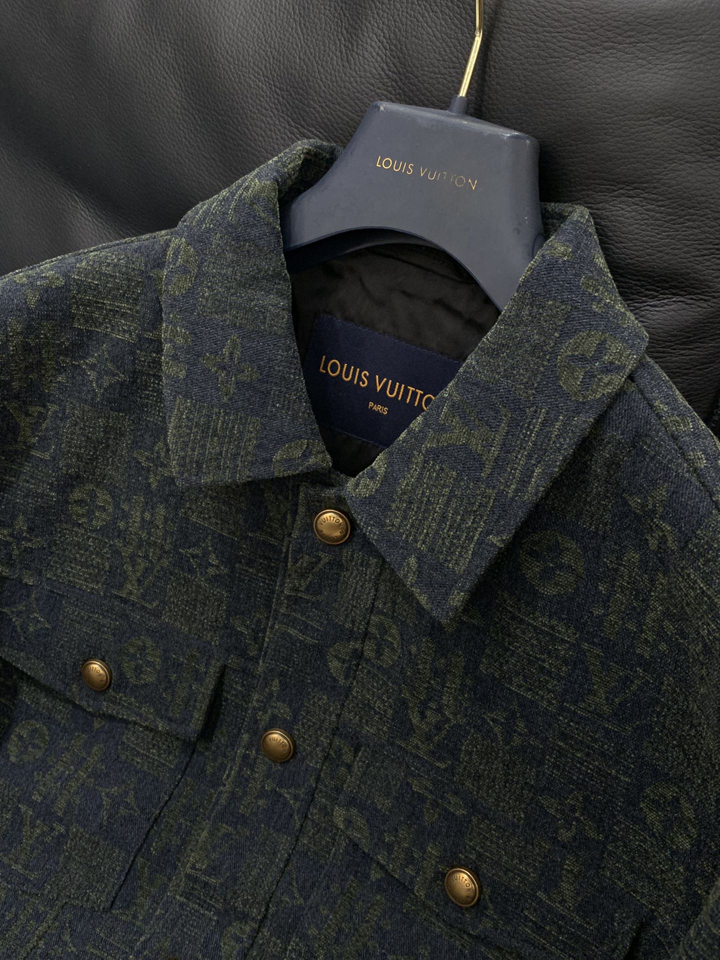 ，LouisVuitton 路易威登，2025秋冬最新款，专柜同步有售，原单狠货，时尚休闲夹克外套，上身