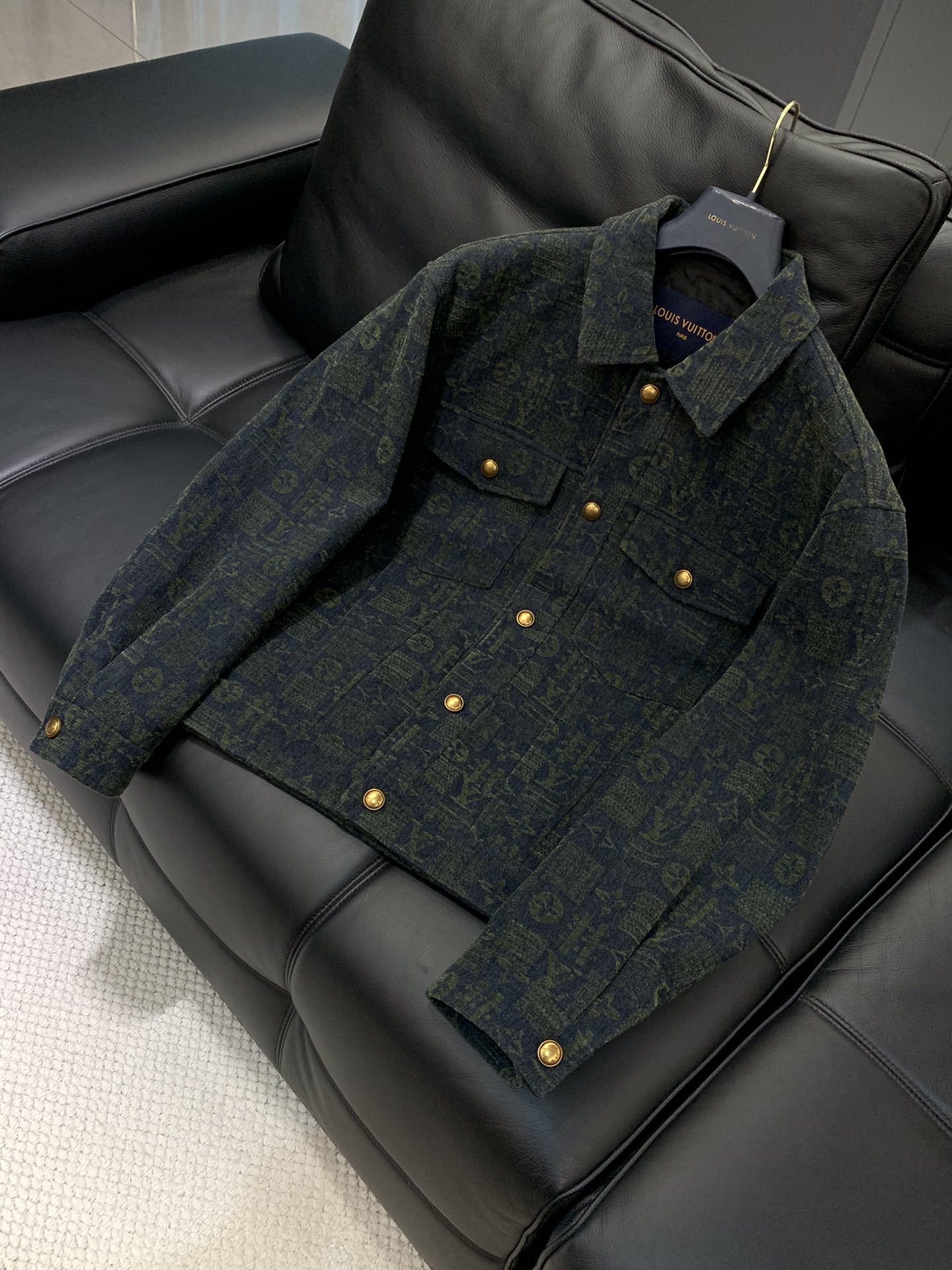 ，LouisVuitton 路易威登，2025秋冬最新款，专柜同步有售，原单狠货，时尚休闲夹克外套，上身