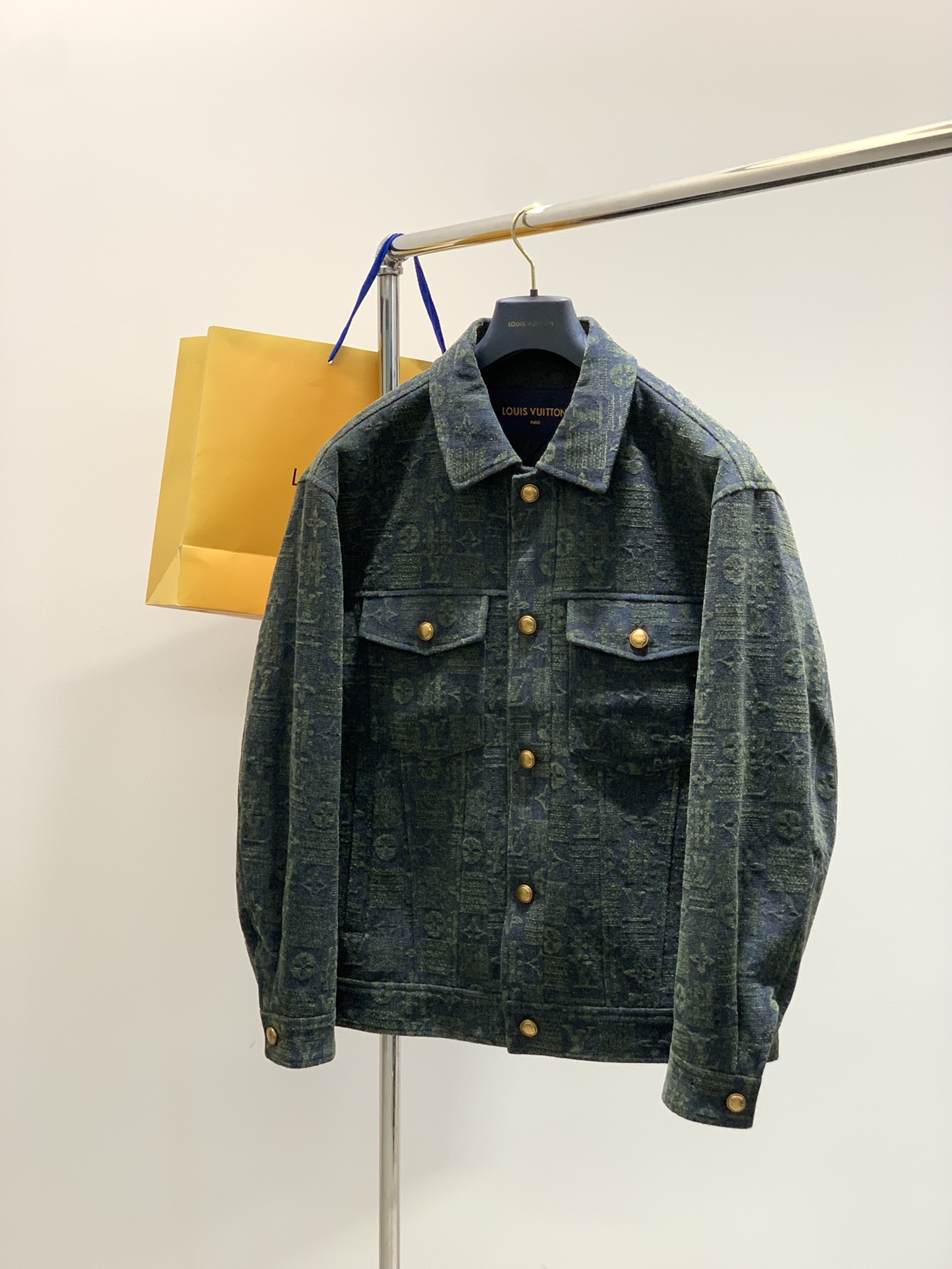 ，LouisVuitton 路易威登，2025秋冬最新款，专柜同步有售，原单狠货，时尚休闲夹克外套，上身