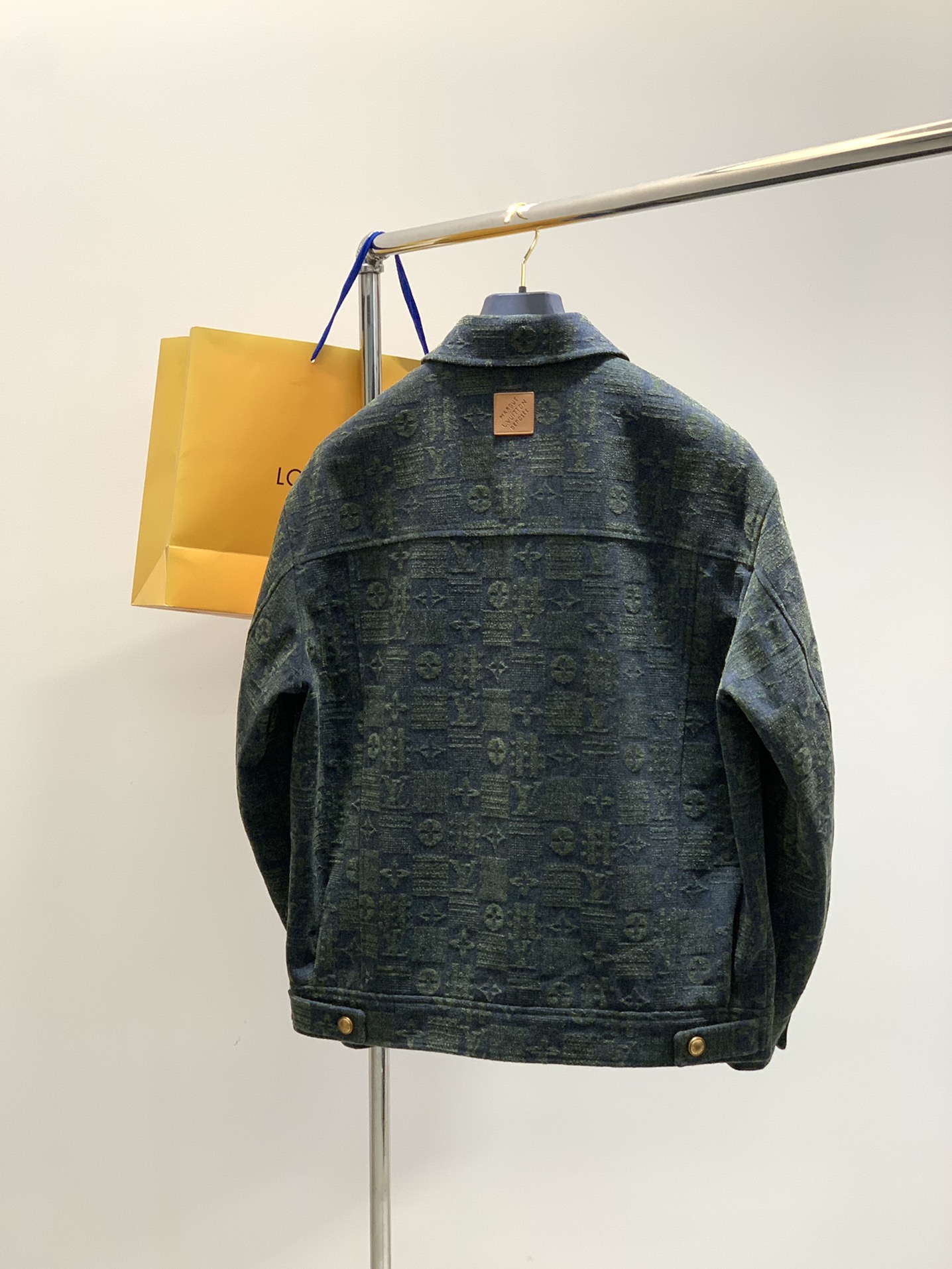 ，LouisVuitton 路易威登，2025秋冬最新款，专柜同步有售，原单狠货，时尚休闲夹克外套，上身