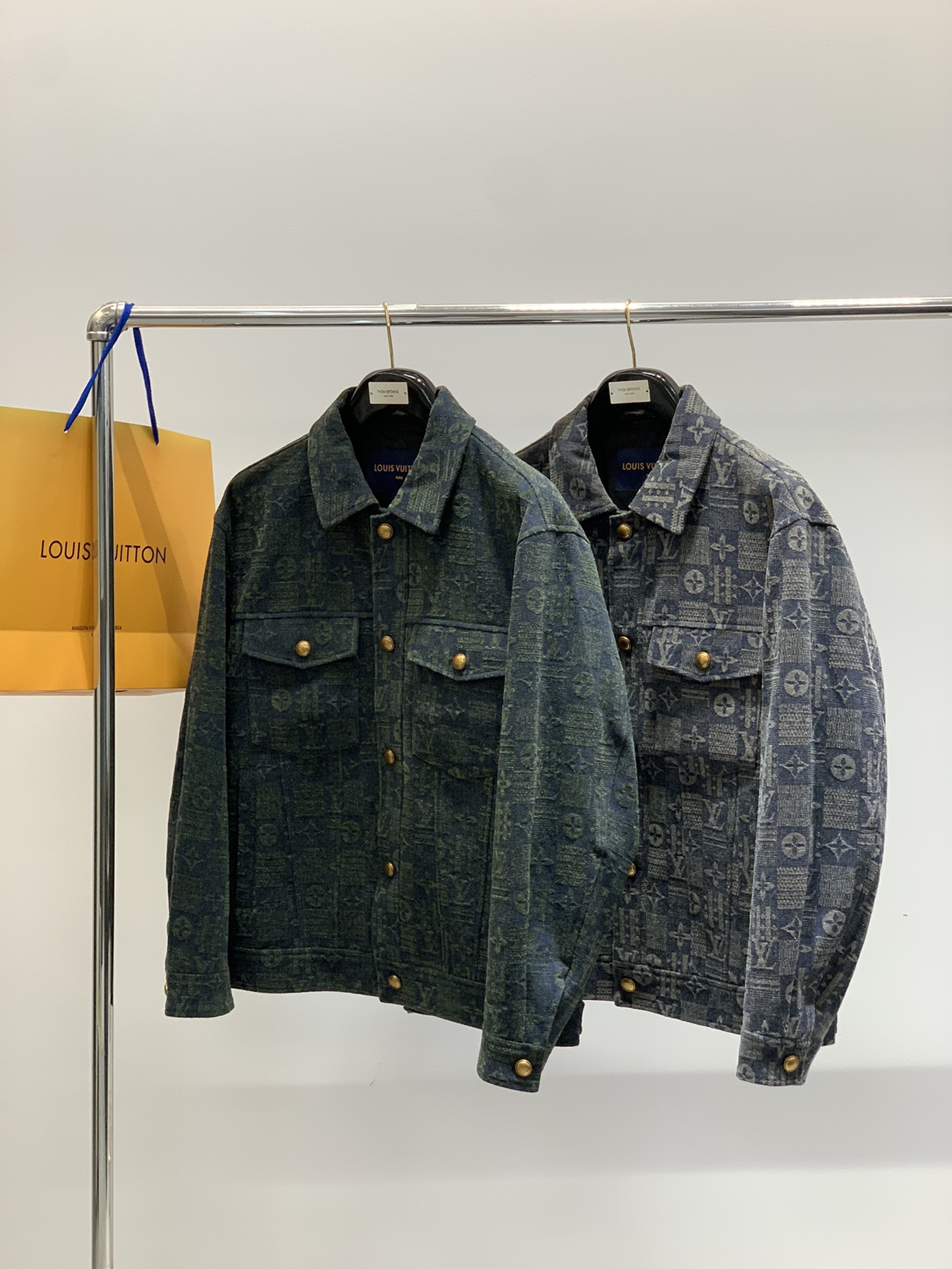 ，LouisVuitton 路易威登，2025秋冬最新款，专柜同步有售，原单狠货，时尚休闲夹克外套，上身