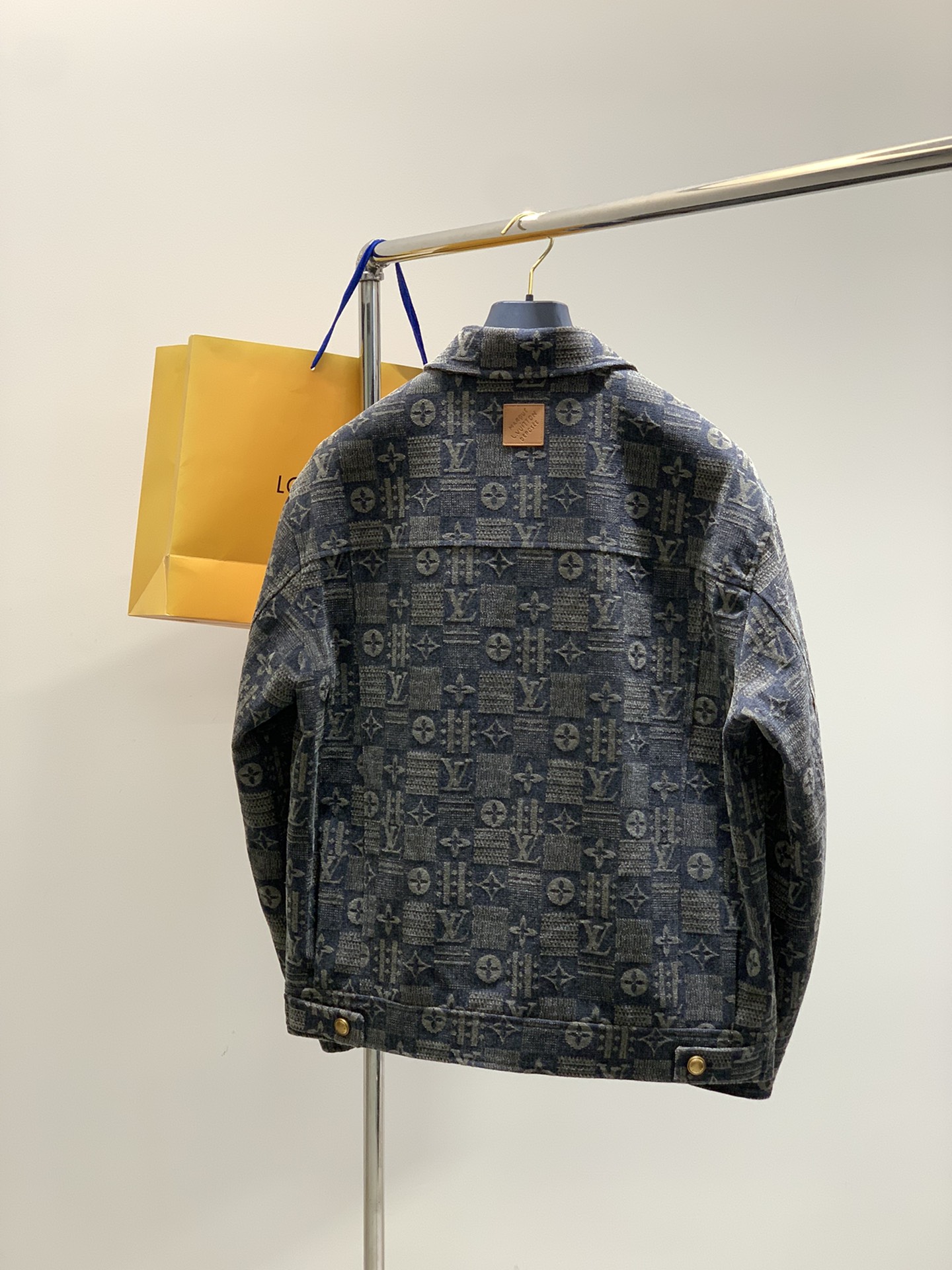 ，LouisVuitton 路易威登，2025秋冬最新款，专柜同步有售，原单狠货，时尚休闲夹克外套，上身