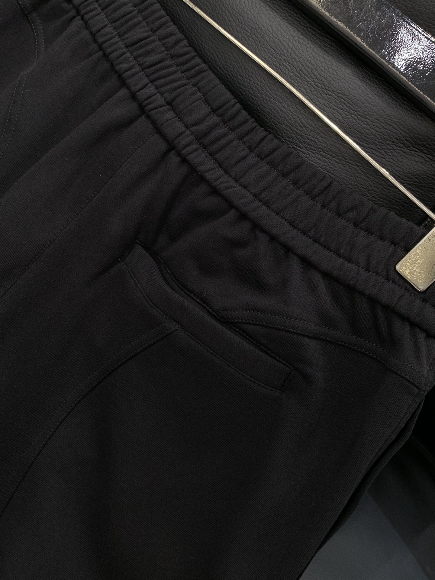 ，ARCTERYX 始祖鸟，2025秋季新品，时尚休闲裤，专柜同步有售，原单狠货，采用进口原版面料，顶级