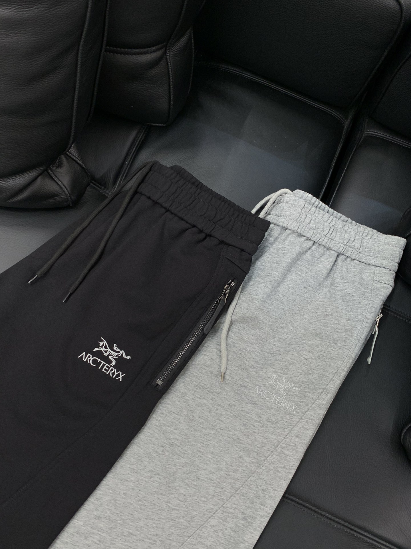 ，ARCTERYX 始祖鸟，2025秋季新品，时尚休闲裤，专柜同步有售，原单狠货，采用进口原版面料，顶级