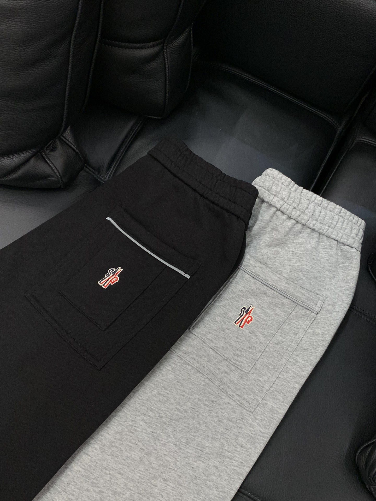 ，Moncler 蒙口，2025秋季最新品，专柜同步有售，原单狠货，时尚休闲裤，采用进口原版面料，顶级刺