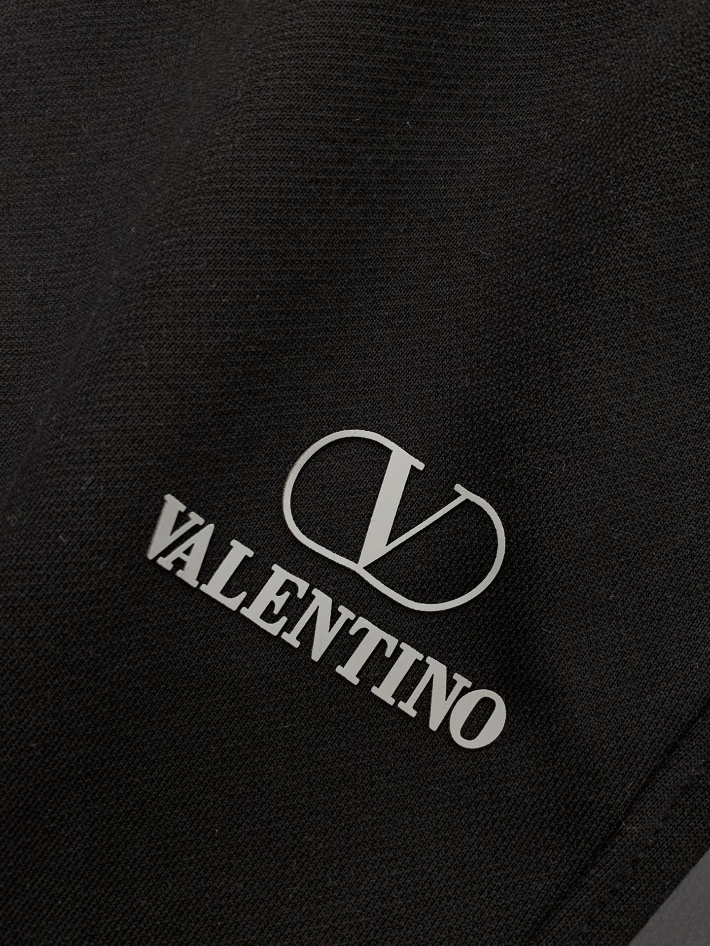 ，Valentino 华伦天奴，2025秋季新品，专柜同步有售，原单狠货，时尚休闲裤，采用进口120支欧