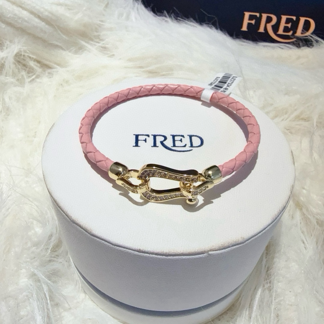 NO:516313,Popular Feredman Diamond Horseshoe Buckle Bracelet, classic and versatile, Internet celebrity expert, a must-have item for fashion, fashionable and exquisite, 11 pairs of customized versions, thickened electroplating 18k process, very versatile!  !  , jewelry quality, bracelet19860909火爆 费雷德满钻马蹄扣手镯手绳,经典百搭,网红达人 时尚一族备必单品,时尚精致,11对版定制,加厚电镀18k工艺,上手效果非常百搭！！,饰品精品,bracelet,Jewelry
